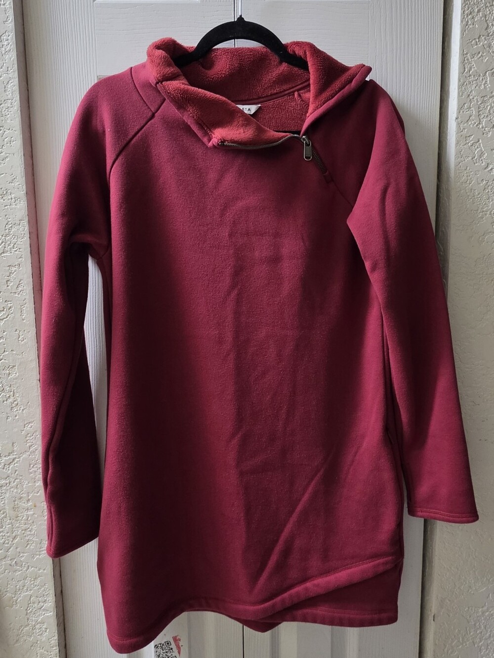 Athleta Cozy Karma Asym Sweatshirt Dress, Two side pockets in Maroon SIZE S/P